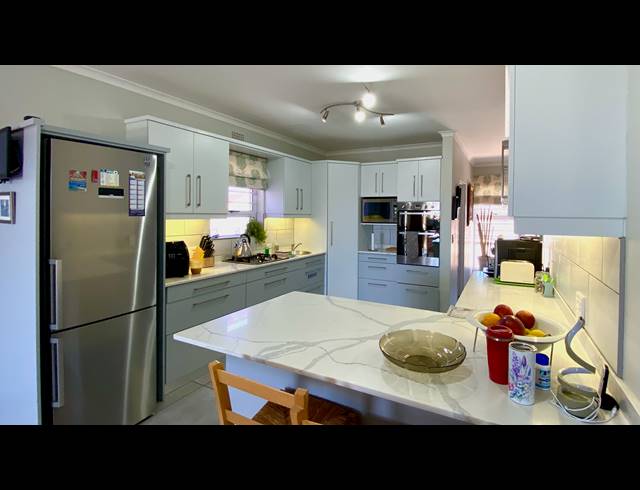 3 BEDROOM HOUSE FOR SALE IN PORT OWEN